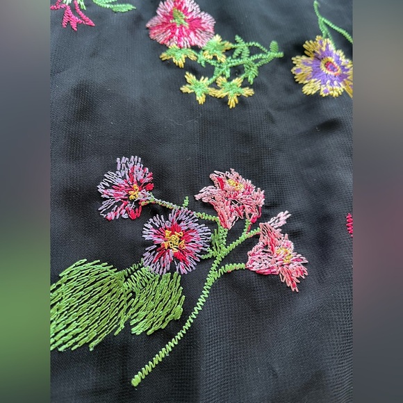 Calvin Klein Floral Embroidered Trapeze Shift Dress Size 10 Black Sleeveless - Picture 4 of 9